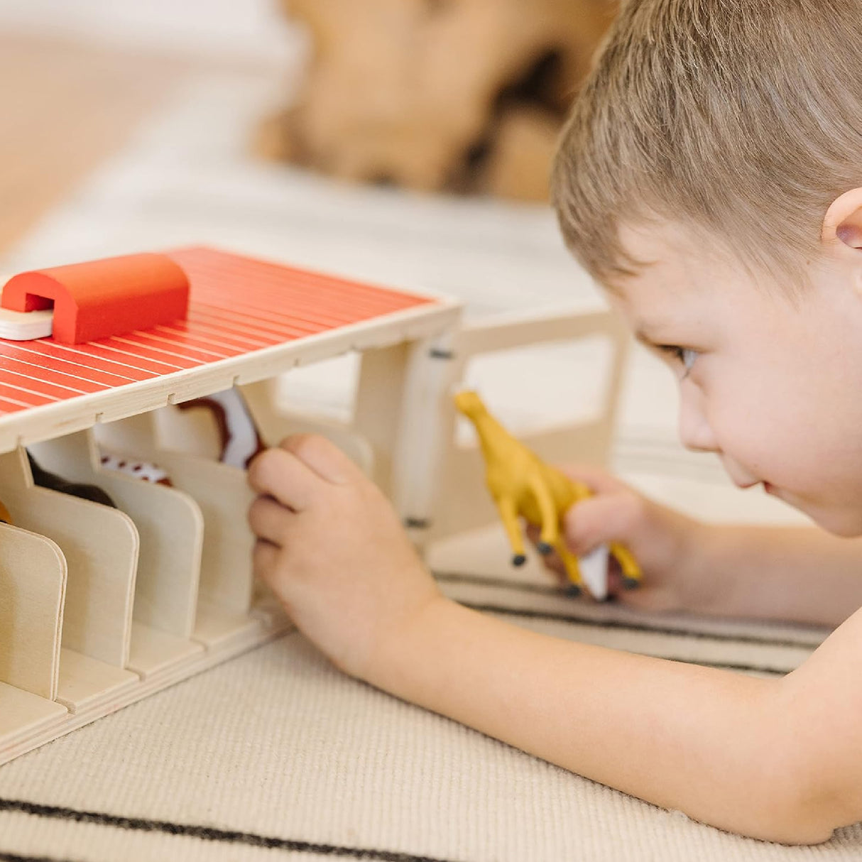 Melissa & Doug Take-Along Show-Horse Stable With Wooden Box