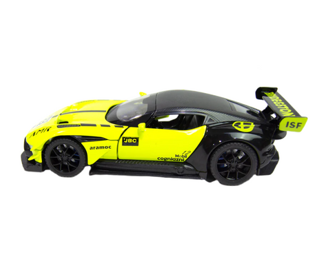 Aston Martin Vulcan Amr Pro Model 1:32 Scale