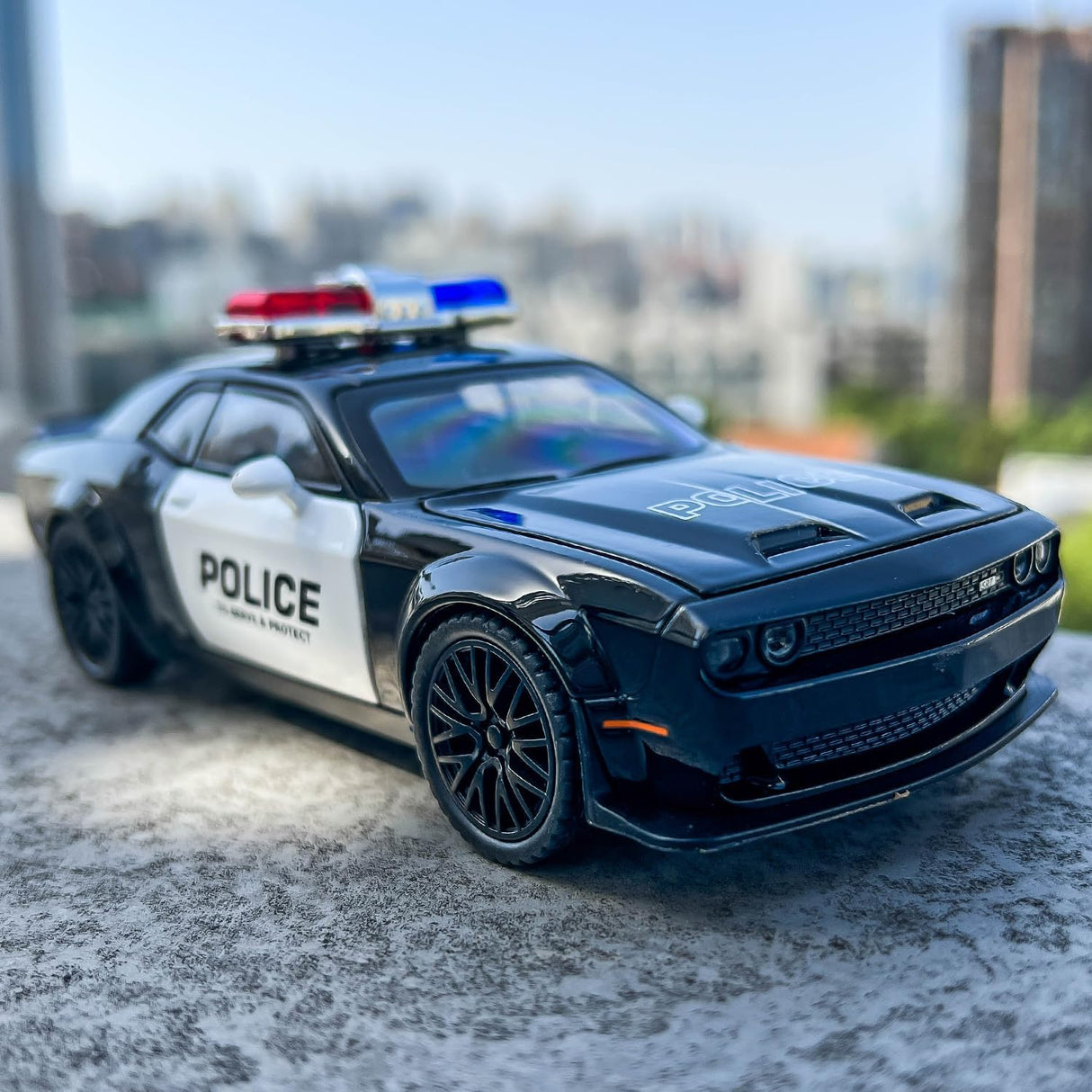 Dodge Challenger Srt Police Model 1:24 Scale