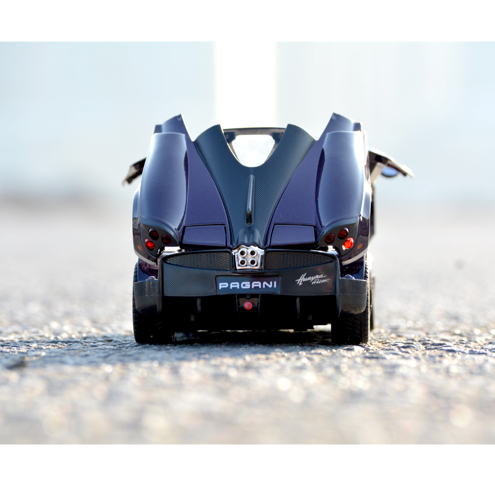 Pagani Huayra Model 1:24 Scale (3 Assorted Colors, Sold As Single)