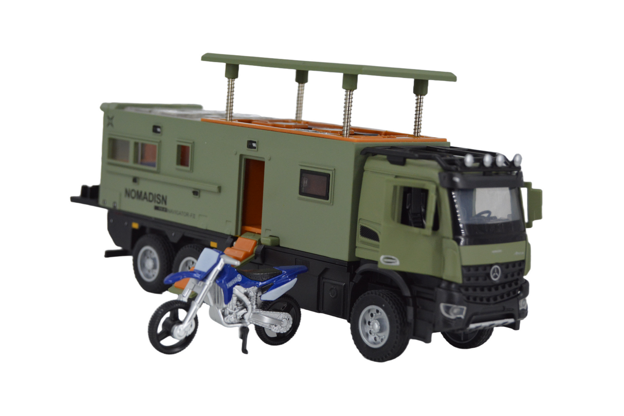 Mercedes-Benz Nomadism 1:24 – 4 Assorted Model Cars