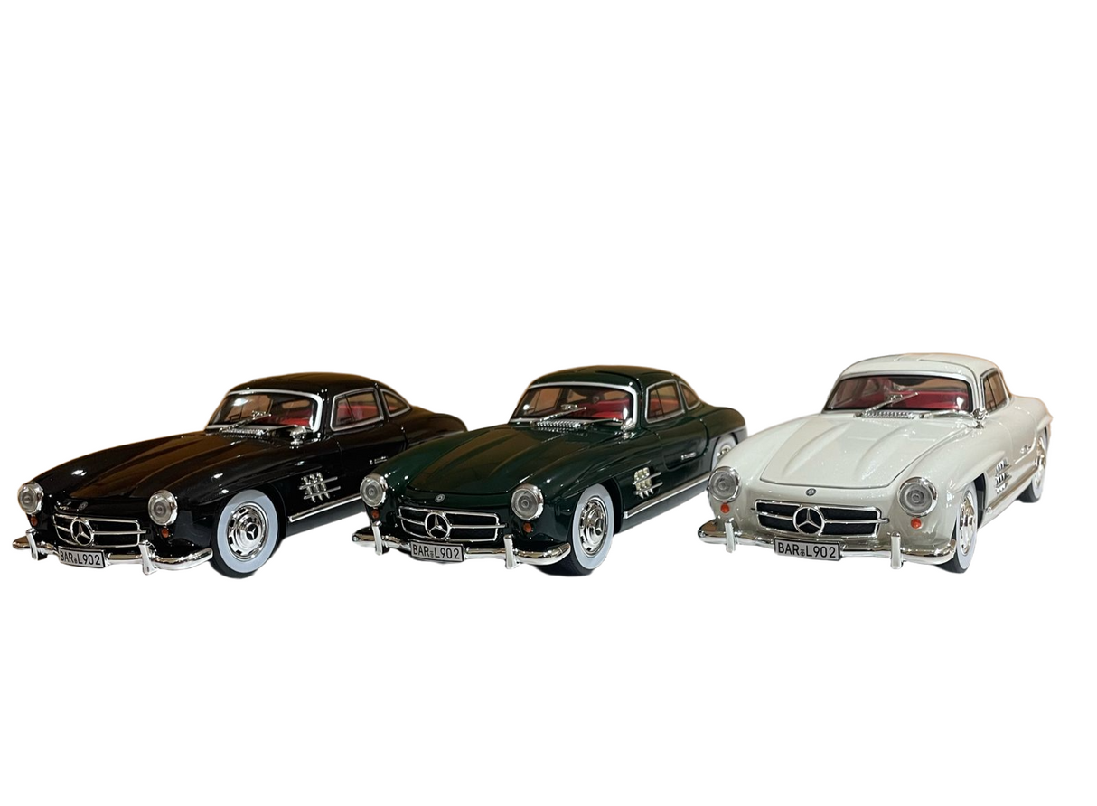 Mercedes-Benz 300 Sl Gullwing Model 1:24 Scale (3 Assorted Colors, Sold As Single)