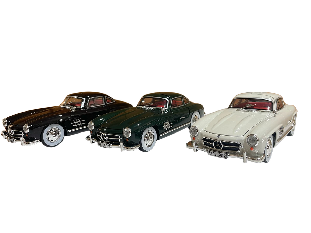 Mercedes-Benz 300 Sl Gullwing Model 1:24 Scale (3 Assorted Colors, Sold As Single)