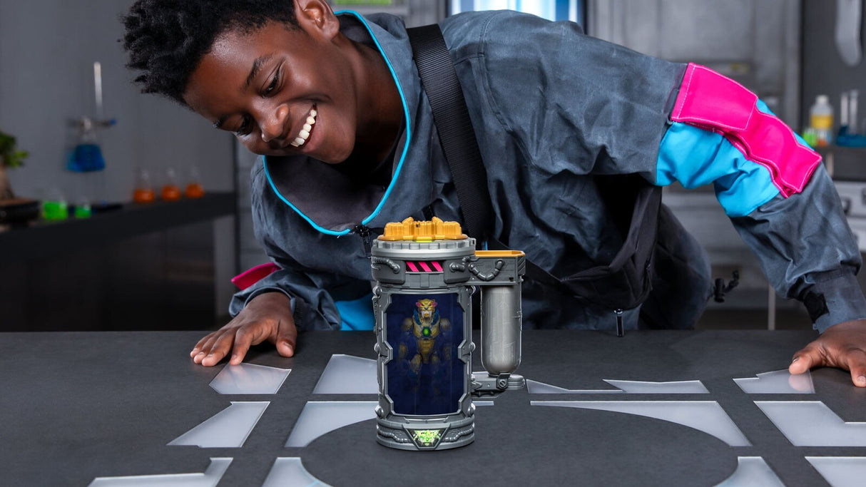 Mutators Golden Panther Action Figure, Mutate the Ultimate Beast