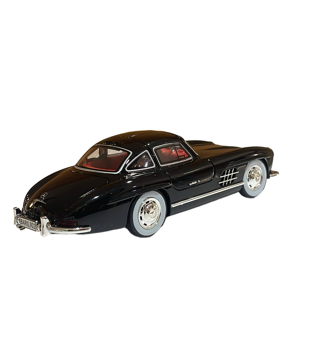 Mercedes-Benz 300 Sl Gullwing Model 1:24 Scale (3 Assorted Colors, Sold As Single)