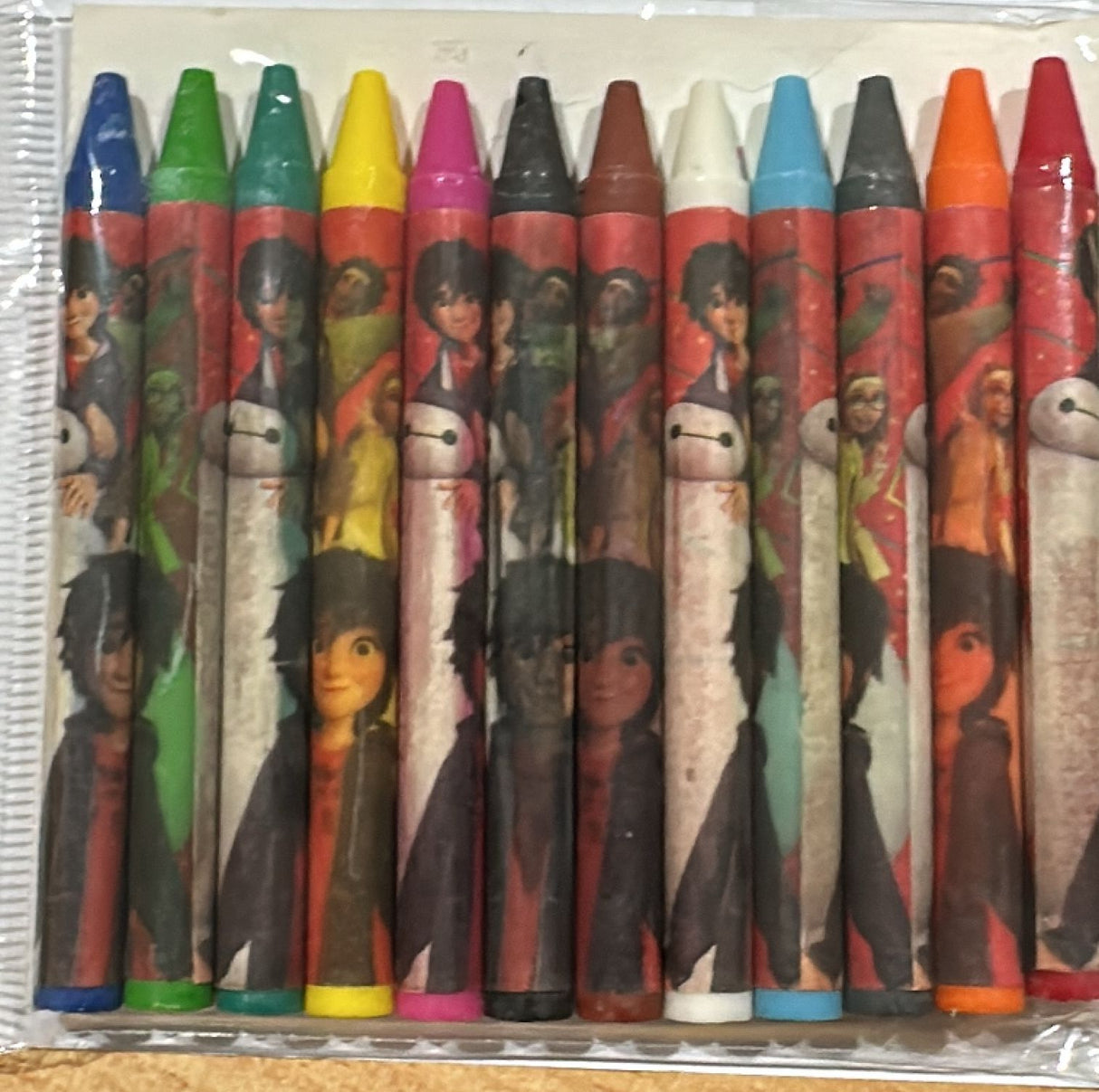 Crayons 12 Pieces Bright Colors for Drawing and Crafts