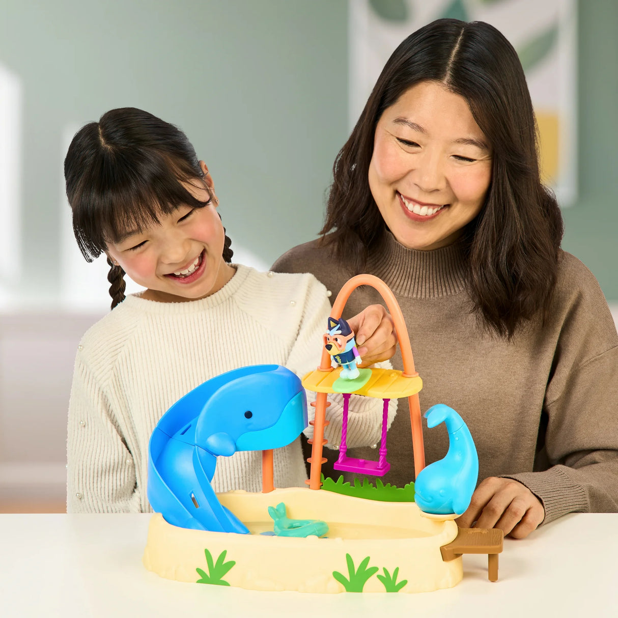 Bluey Whale Water Park Playset Slide Down the Whale Slide Includes Color-Change Bluey Figure