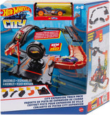 Hot Wheels City Track Pack 10-Piece Set with 1 Car
