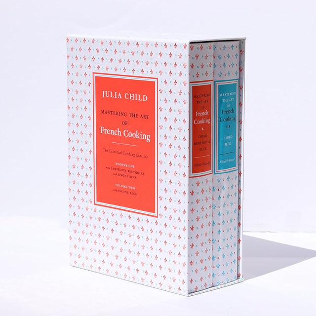 Book cover image of Mastering the Art of French Cooking (2 Volume Set)