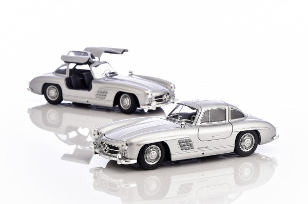 Mercedes Benz 300 SL 1:24 Diecast 2 Assorted (Price Per Piece) Models