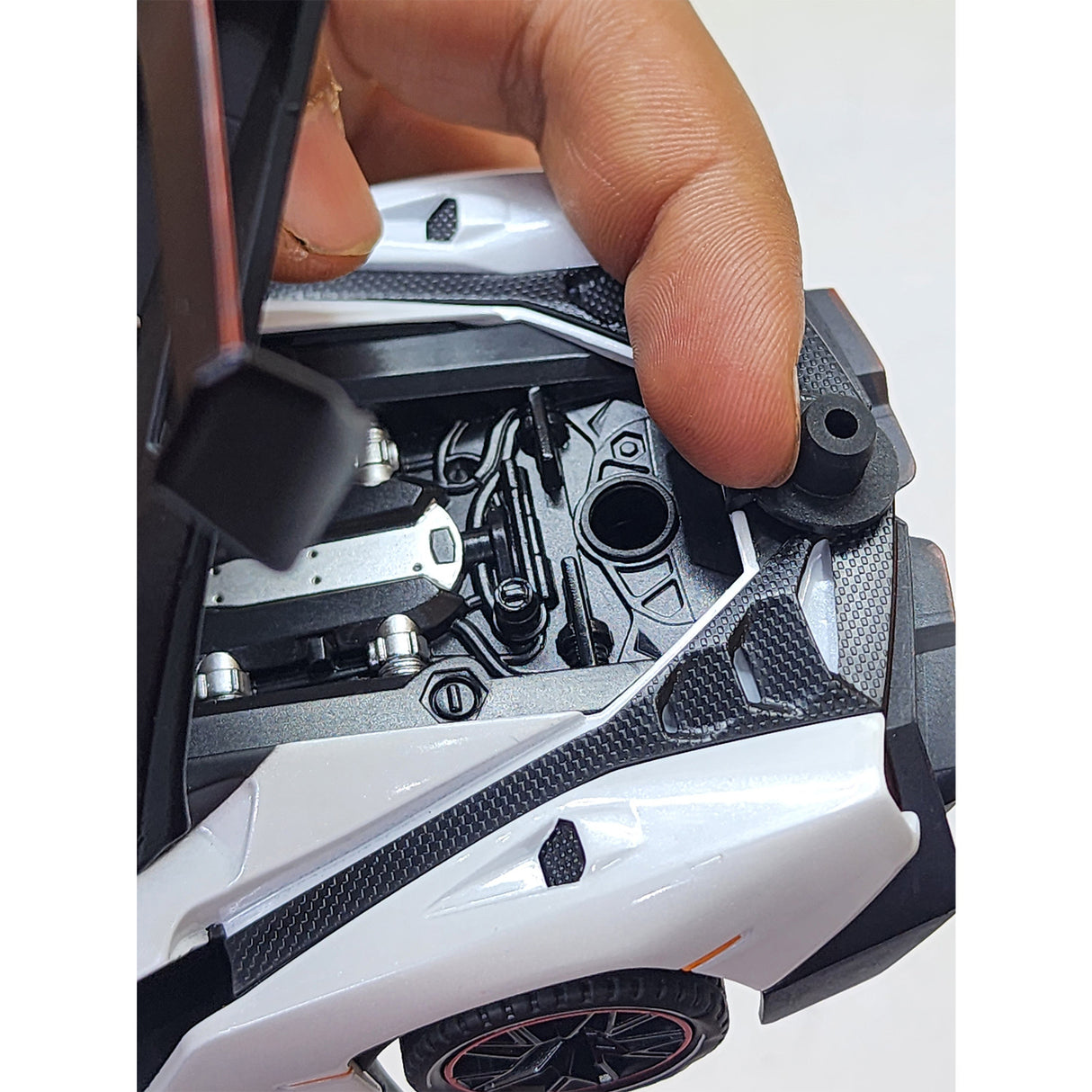 Lamborghini Veneno Model 1:24 (assorted colors, sold as single)