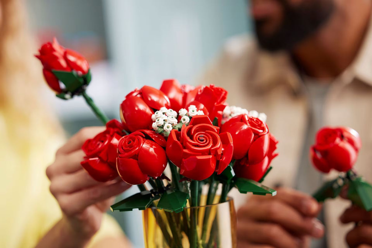 LEGO Botanicals Bouquet of Roses 10328 Building Kit 822 Pieces